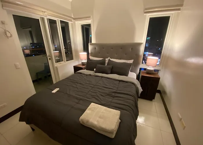 Amazing Views Across Shangrila Mall And Near Megamall Greenfield District Manila