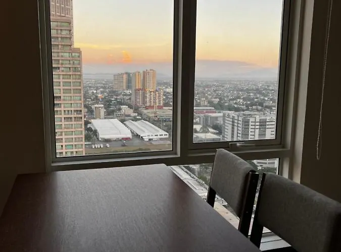 Amazing Views Across Shangrila Mall And Near Megamall Greenfield District Apartment Manila