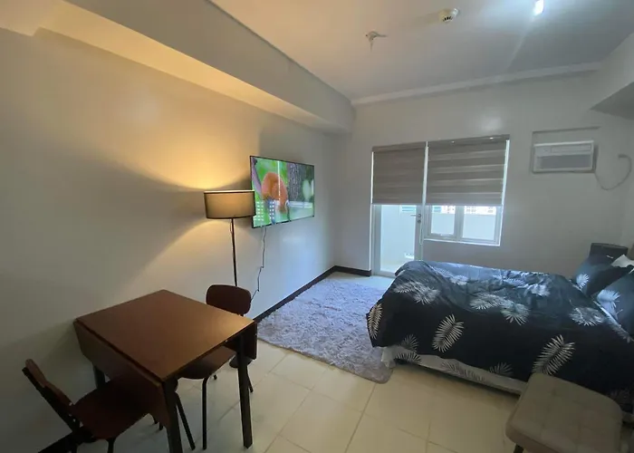 Amazing Views Across Shangrila Mall And Near Megamall Greenfield District Apartment Manila